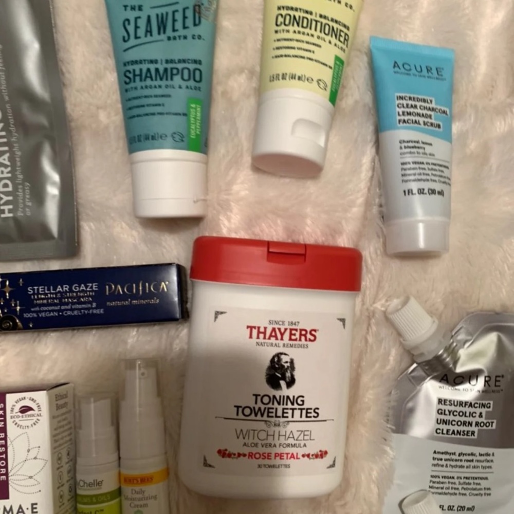 Makeup bundle - Picture 4 of 6